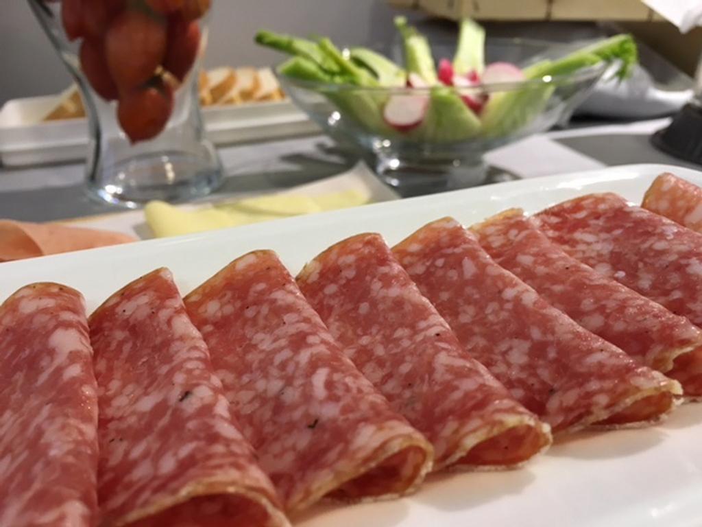 Hotel Byron Solo Per Giovani Riccione Exteriör bild